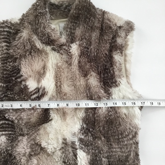 CAbi Women’s Vest Aspen Faux Fur Style #3179 Size XS - Picture 9 of 10